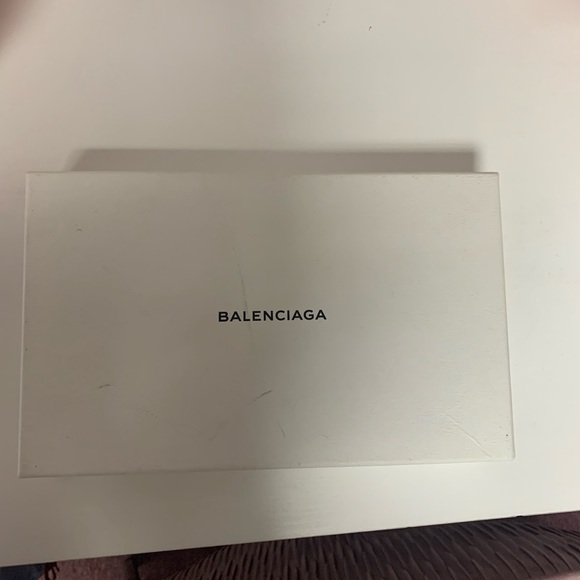 Balenciaga Organizer Wallet, come with original dusk bag and box. - Picture 3 of 12